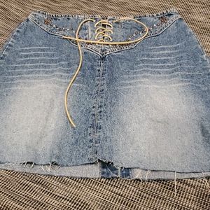 LA Blue Denim Front Tie Skirt with rough hem  4 E